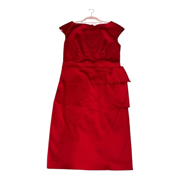 St. John
Elegant Cocktail dress in Venetian Red size 4 - Picture 10 of 16